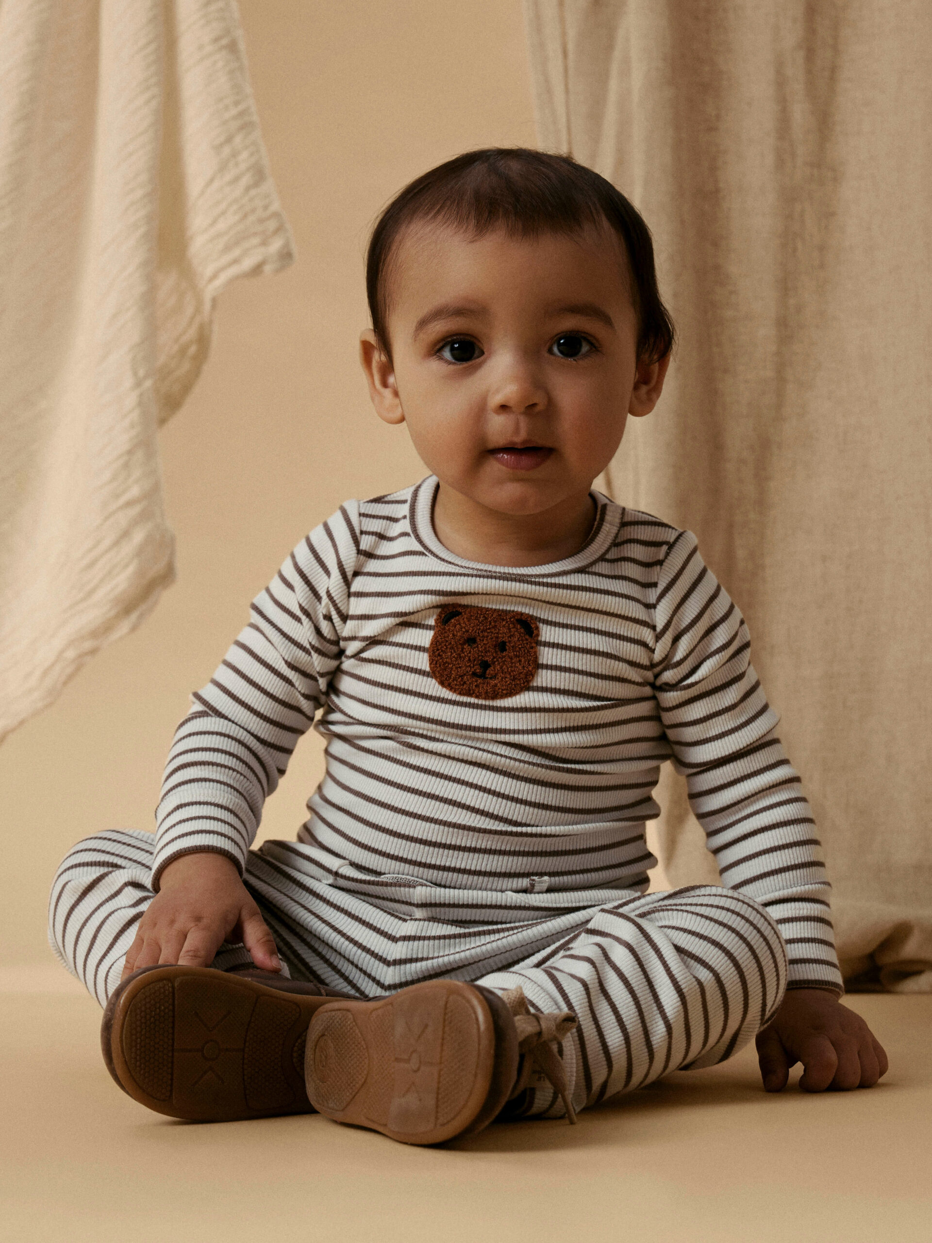 Lil' Atelier body med broderet bamse